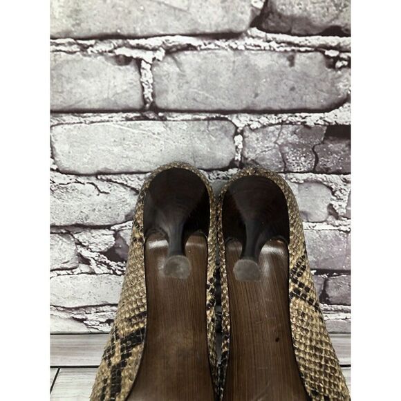 Stuart Weitzman Brown Taupe Leather Python Square Toe Buckle Heels Women Sz 8.5M - Picture 15 of 16